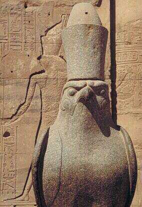 Statue d'Horus à Edfou